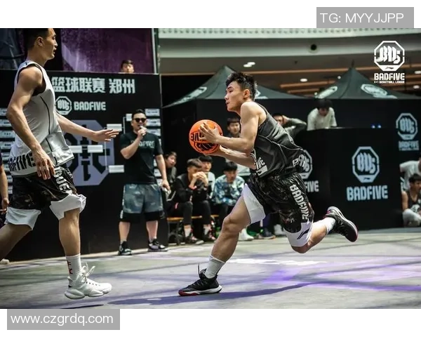 曼彻斯特与沙尔克激战正酣谁能在这场对决中笑到最后